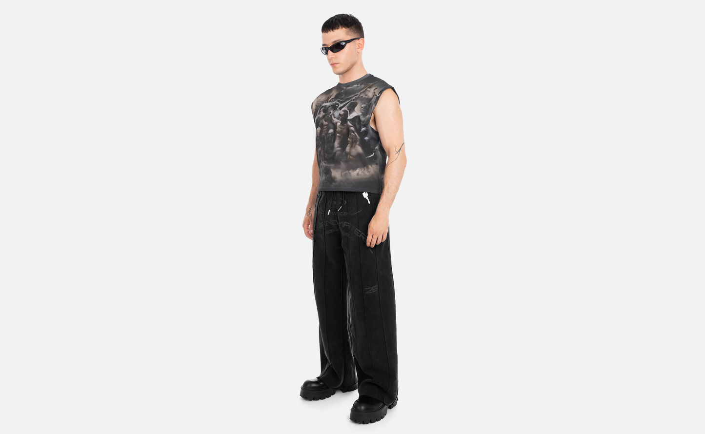 COMMUNITY MUSCLE TOP